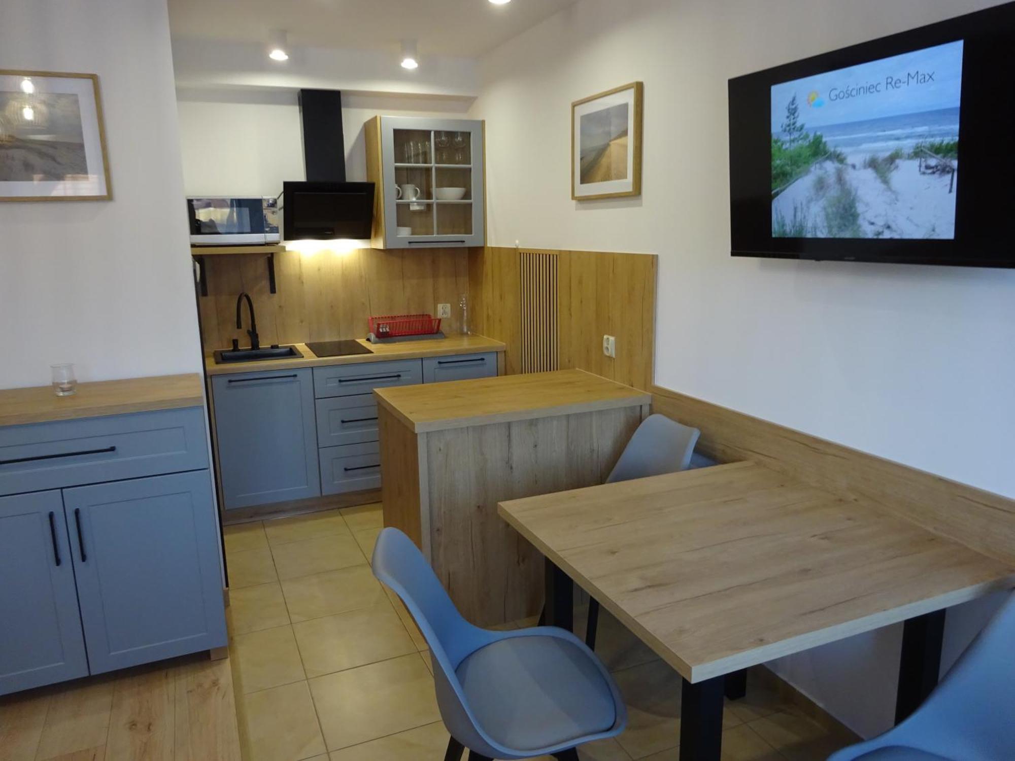Apartamenty Gosciniec Re-Max Mrzeżyno Exteriör bild