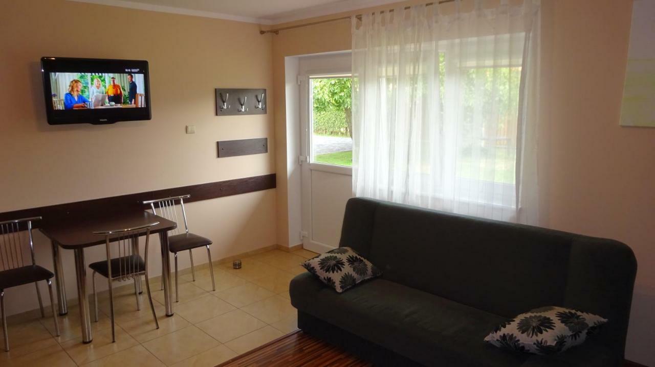 Apartamenty Gosciniec Re-Max Mrzeżyno Exteriör bild