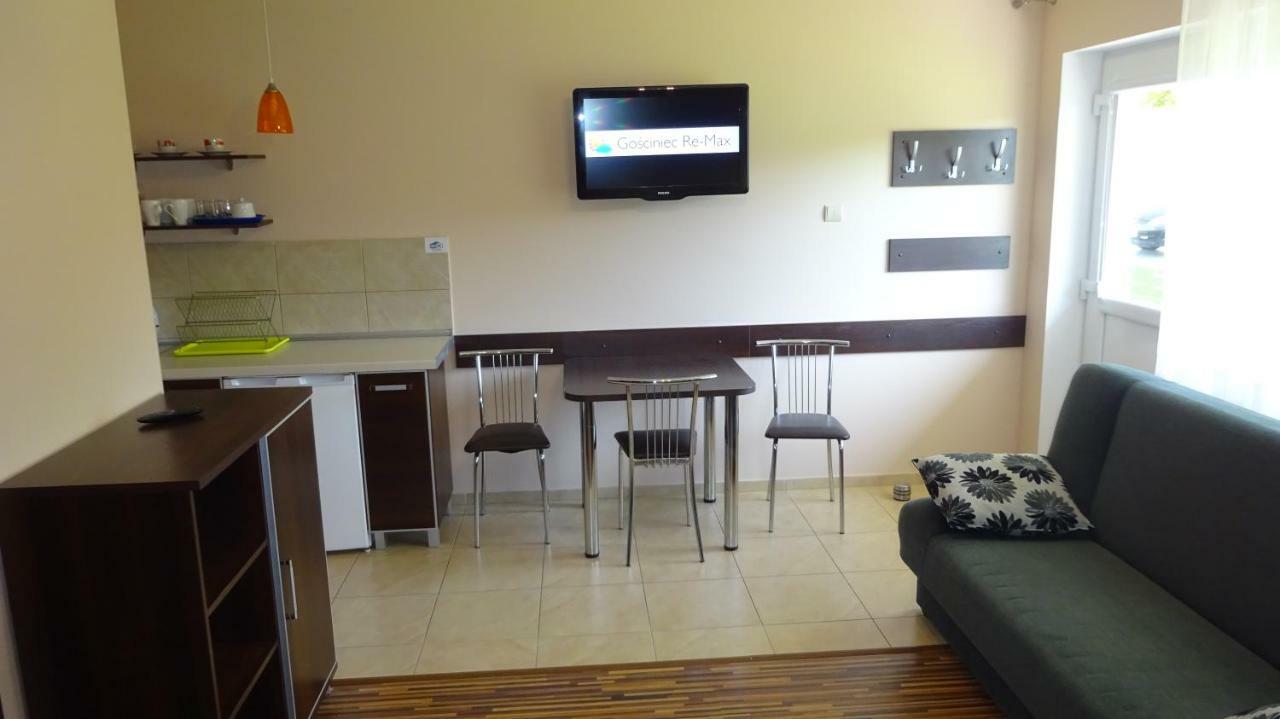 Apartamenty Gosciniec Re-Max Mrzeżyno Exteriör bild